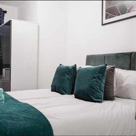 Two Bedrooms, Two Bath, Up To 3 Beds 1 Sofa - Slough Windsor Legoland Kültér fotó