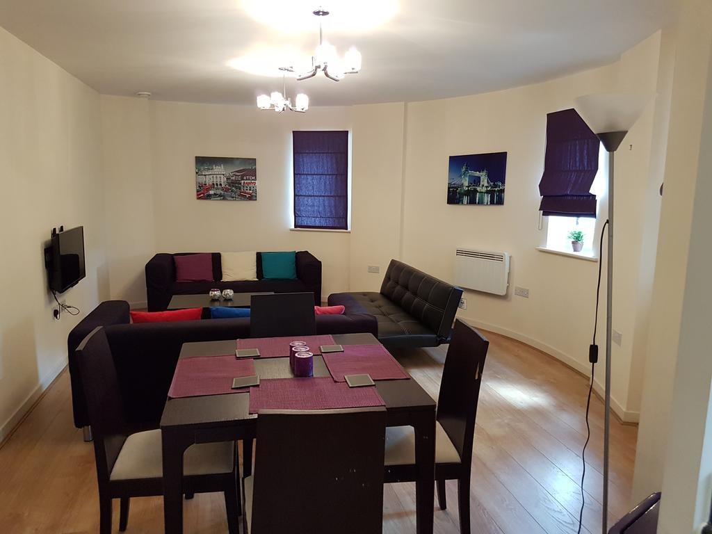 Two Bedrooms, Two Bath, Up To 3 Beds 1 Sofa - Slough Windsor Legoland Kültér fotó