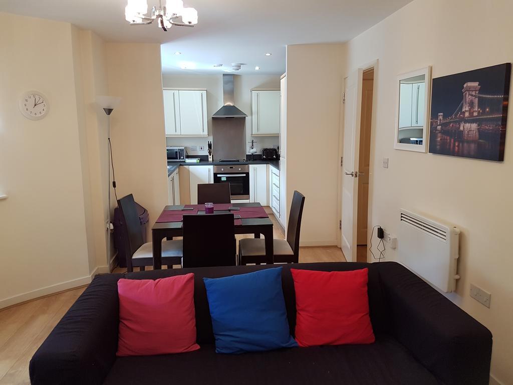 Two Bedrooms, Two Bath, Up To 3 Beds 1 Sofa - Slough Windsor Legoland Kültér fotó