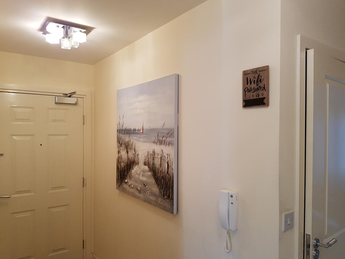 Two Bedrooms, Two Bath, Up To 3 Beds 1 Sofa - Slough Windsor Legoland Kültér fotó